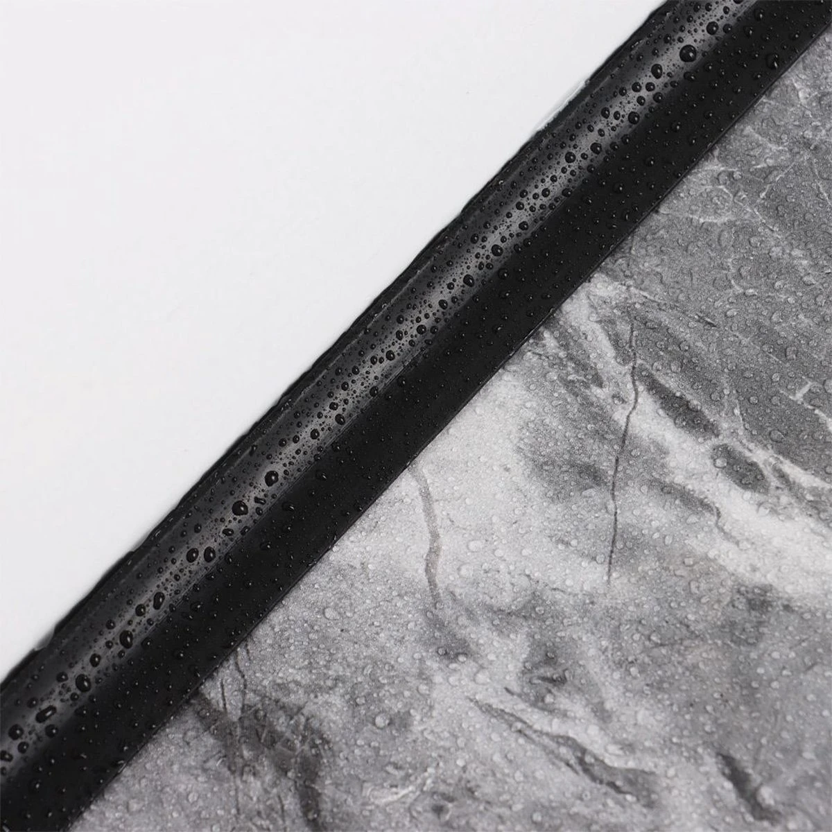 Merkloos Soesa Zelfklevende Waterkering Douche 200cm - Sanitaire Waterstopper - Douchedorpel Zwart, 12 X 20 Mm, 200 Cm 3 Merkloos Soesa Zelfklevende Waterkering Douche 200cm - Sanitaire Waterstopper - Douchedorpel Zwart, 12 X 20 Mm, 200 Cm - Afbeelding 3