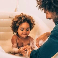 Tubble® Royale Air Bath - 255L - Ambient Taupe - Opblaasbaar Ligbad – Voor Volwassenen -Badkamerproducten 1200x1200 1632