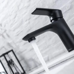 LOMAZOO Wastafelkraan Zwart Libra - Zwarte Wastafelkraan - Badkamerkraan Zwart - Zwarte Badkamerkraan -Badkamerproducten 1200x1200 1956