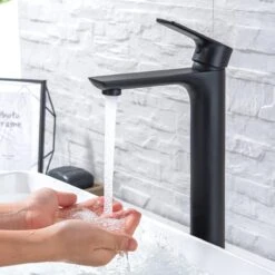 LOMAZOO Wastafelkraan Zwart Taurus - Kraan Wastafel - Kraan Badkamer - Badkamerkraan Zwart -Badkamerproducten 1200x1200 1960
