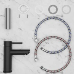 Wastafelkraan - Wastafel - Kraan - Badkamer - Zwart - Inclusief Aansluit Slangen -Badkamerproducten 1200x1200 1982