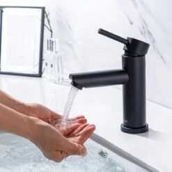 LOMAZOO Wastafelkraan Zwart - Badkamerkraan Zwart - Mengkraan Wastafel - Badkamer Kraan Callisto -Badkamerproducten 1200x1200 2004