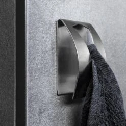 QUVIO Handdoek Houder RVS - Handdoek Of Theedoek Klem Met Plakstrip Voor In Keuken, Badkamer, Toilet Of Bijkeuken - Strak Design En Geen Schroeven Nodig - Staal - Klem - Theedoek -Badkamerproducten 1200x1200 299