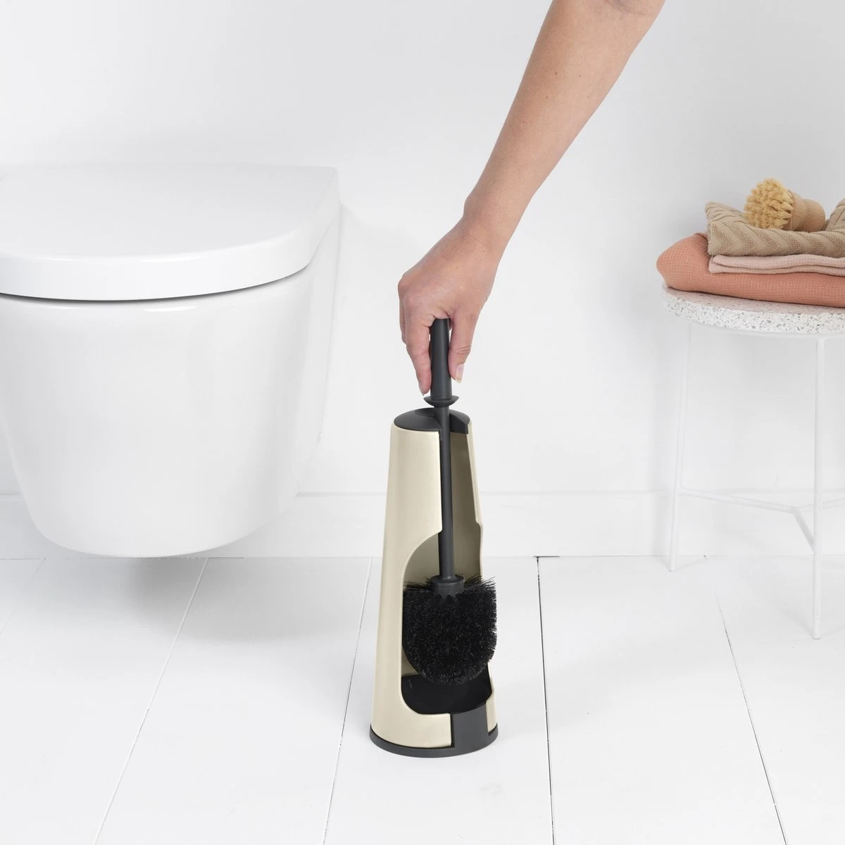 Brabantia ReNew WC Borstel - Met Houder - Soft Beige 3 Brabantia ReNew WC Borstel - Met Houder - Soft Beige - Afbeelding 3