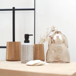 Sealskin Earth - Toiletborstel Met Houder Vrijstaand - Eiken 12 Sealskin Earth - Toiletborstel Met Houder Vrijstaand - Eiken -Badkamerproducten 1200x1200 616