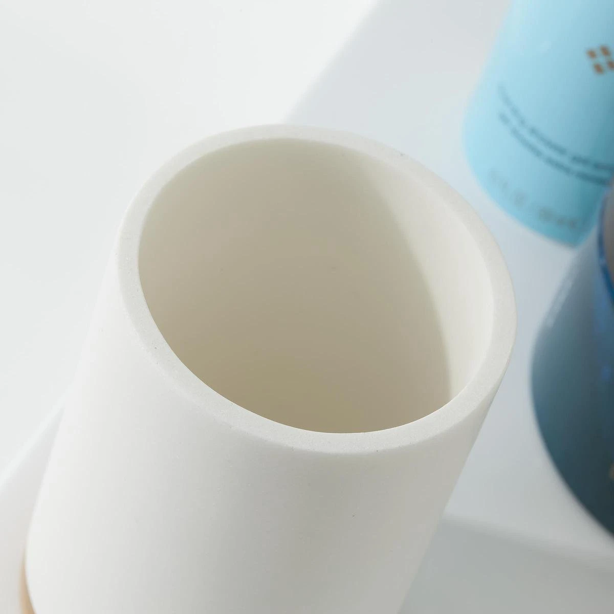 Sealskin Grace - Tandenborstelbeker Vrijstaand - Wit 4 Sealskin Grace - Tandenborstelbeker Vrijstaand - Wit - Afbeelding 4