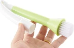 Merkloos Verlengborstel Voor Kraan - Buigbaar Met Schoonmaakborstel - Siliconen - Groen - 2 Stuks -Badkamerproducten 1200x786