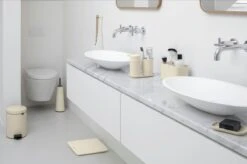 Brabantia ReNew WC Borstel - Met Houder - Soft Beige 9 Brabantia ReNew WC Borstel - Met Houder - Soft Beige -Badkamerproducten 1200x799 1