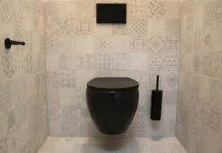 Viidako – Paskii Toiletpot – Mat Zwart – Design - Rimless – INCLUSIEF Softclose Zitting – Quick Release - Hangend/zwevend Toilet 15 Viidako – Paskii Toiletpot – Mat Zwart – Design - Rimless – INCLUSIEF Softclose Zitting – Quick Release - Hangend/zwevend Toilet -Badkamerproducten 1200x833 10