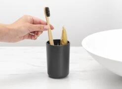 Brabantia ReNew Tandenborstelhouder - Met Inzet - Dark Grey -Badkamerproducten 1200x875 3