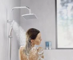 SCHÜTTE Mallorca Douchesysteem - Regendouche - 95 Cm Stang - Wandhouder In Hoogte Verstelbaar - Chroom -Badkamerproducten 1200x985