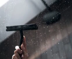 Douchewisser Zwart Met Ophangsysteem- Badkamer Accessoires- Raamwisser- Trekker Douche- Silicone- 21cm X 16cm 18 Douchewisser Zwart Met Ophangsysteem- Badkamer Accessoires- Raamwisser- Trekker Douche- Silicone- 21cm X 16cm -Badkamerproducten 1200x987