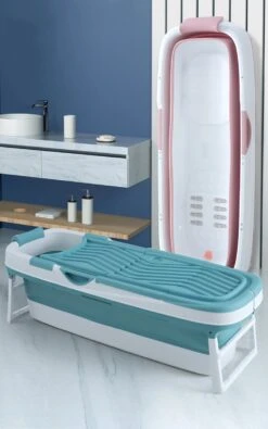 Livista® - Opvouwbaar XXL Bad - Blauw - Zitbad - Inklapbaar - Bath Bucket - 158 CM LANG - XXL - Incl. Onderwater LED Lichten En Rugkussen -Badkamerproducten 751x1200 1