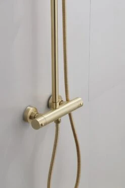Wesseling & Bos Doucheset - Regendouche Mat Goud Geborsteld - Doucheset Met Thermostaatkraan - Atlanta -Badkamerproducten 798x1200