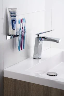 Sagittarius One 40S1 Tandenborstelhouder Chroom | Opzetborstelhouder Zonder Boren | Verchroomd Roestvrij Staal Tandenborstelhouder Hangend | Passend Voor Alle Grote Merken -Badkamerproducten 800x1200 19