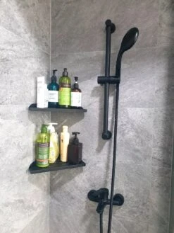 Vannons - Doucherek - Doucherek Hangend - Doucheplankje - Metaal - Set Van 2 - Zwart -Badkamerproducten 900x1200