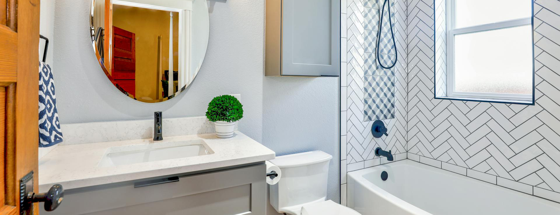 Voorkant -Badkamerproducten pexels christa grover 977018 1910472 1